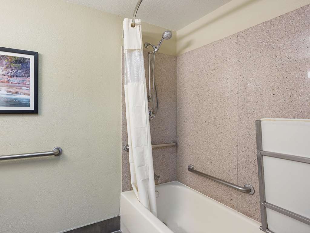 La Quinta Inn & Suites by Wyndham New Braunfels - photo 13