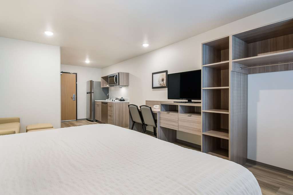 WoodSpring Suites Portland Vancouver - photo 15