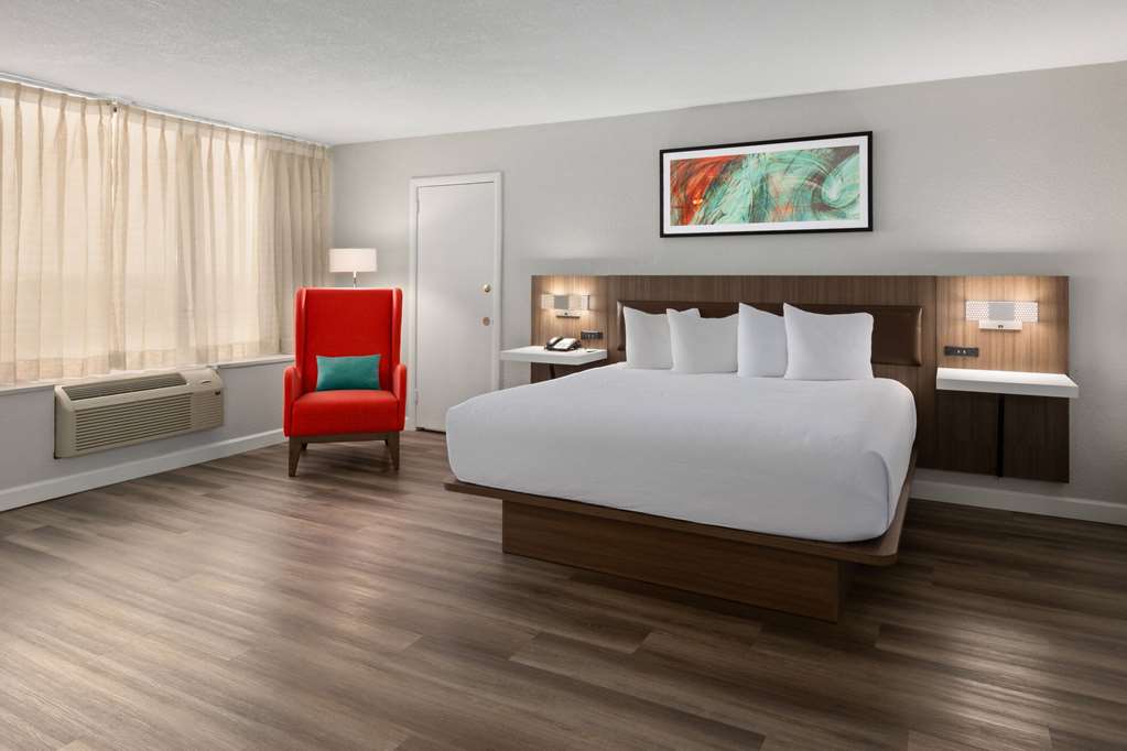 Wyndham Garden Norfolk Downtown - photo 28