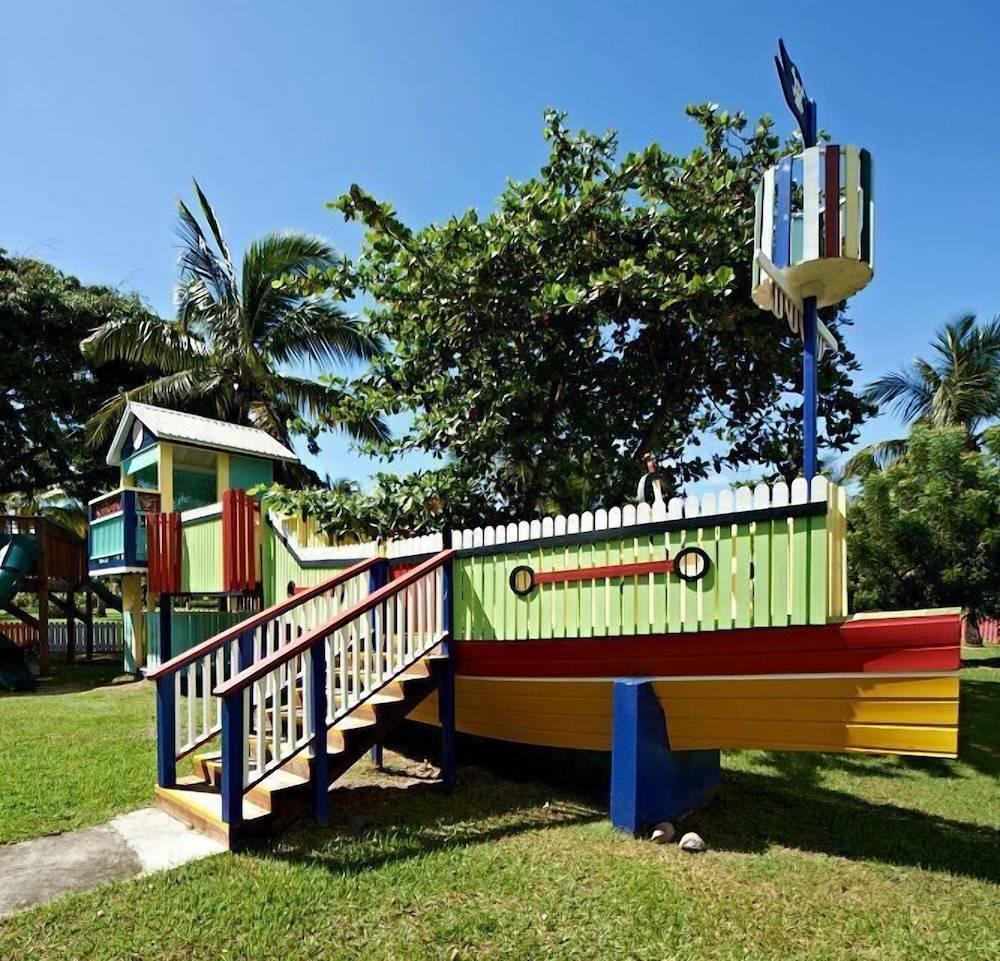 Coconut Bay Beach Resort in Thiruvananthapuram, India