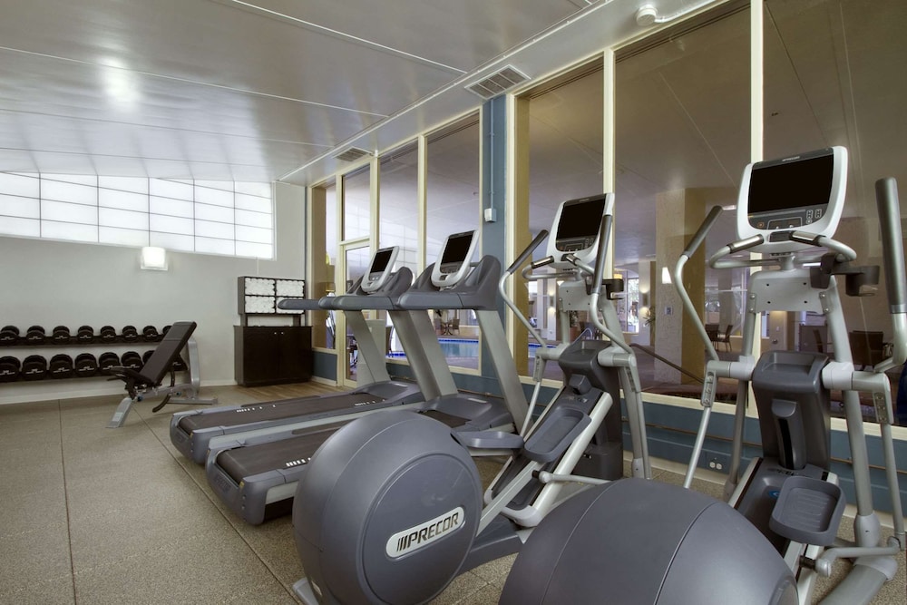 Embassy Suites by Hilton Dallas Market Center - photo 36