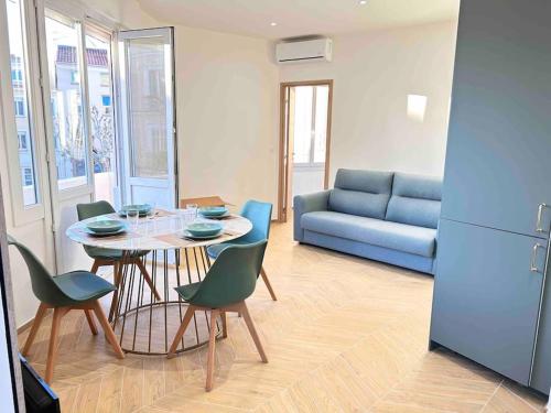 Amoremio 4 Pers Neuf Hyper Centre Terrasse in Saint-Raphael, France