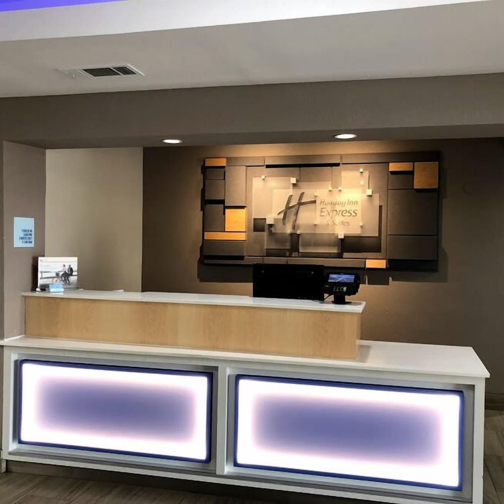 Holiday Inn Express Hotel & Suites Decatur by IHG - photo 3