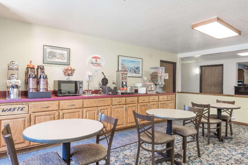 Super 8 by Wyndham Prince Frederick - photo 17