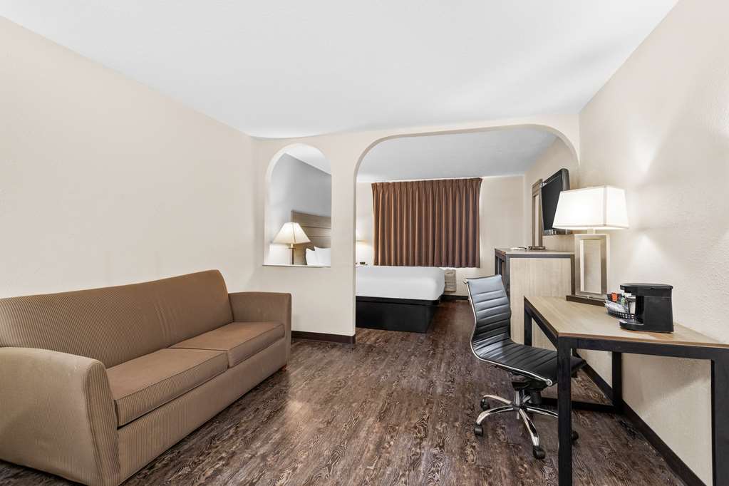 SureStay Hotel by Best Western Albuquerque Midtown - photo 23