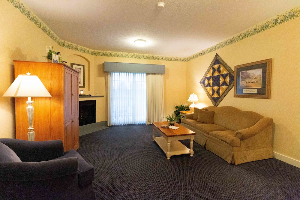 Essenhaus Inn & Conference Center - photo 37