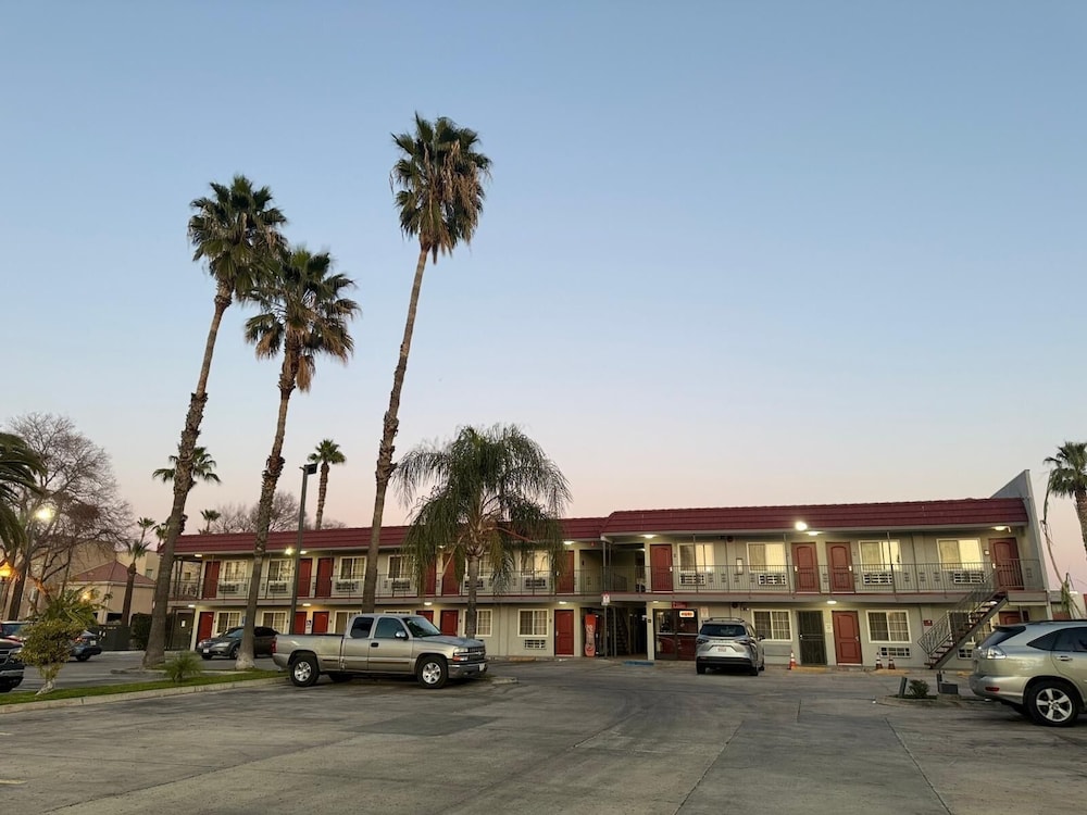 SimpleStay Suites Downtown San Bernardino - photo 19