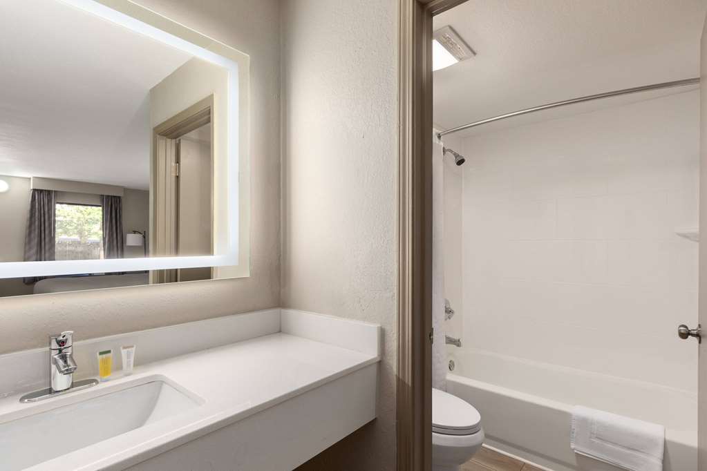 Days Inn by Wyndham Helen - photo 29