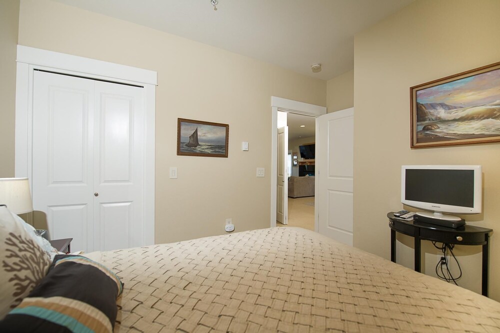 Lighthouse View at Shoreline Ridge Newport - photo 3