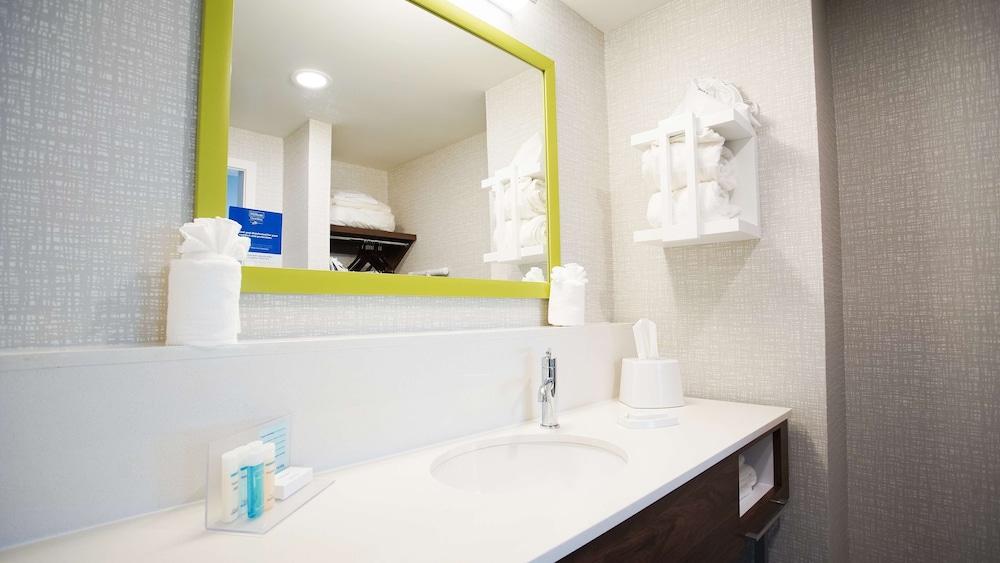 Hampton Inn & Suites St. Clairsville - photo 26