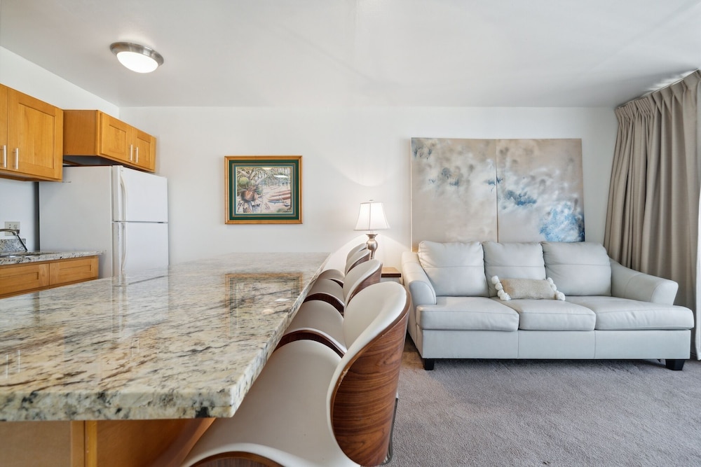 Tower 1 Suite 3007 Qqs - photo 12