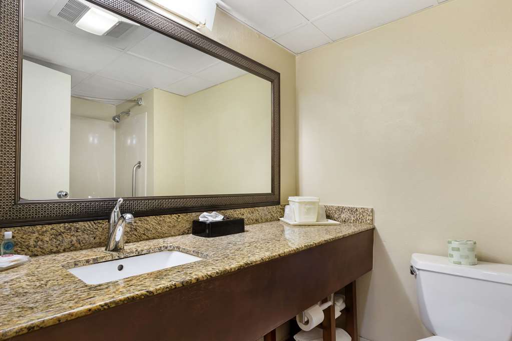 Clarion Pointe Durham Research Triangle Park - photo 16