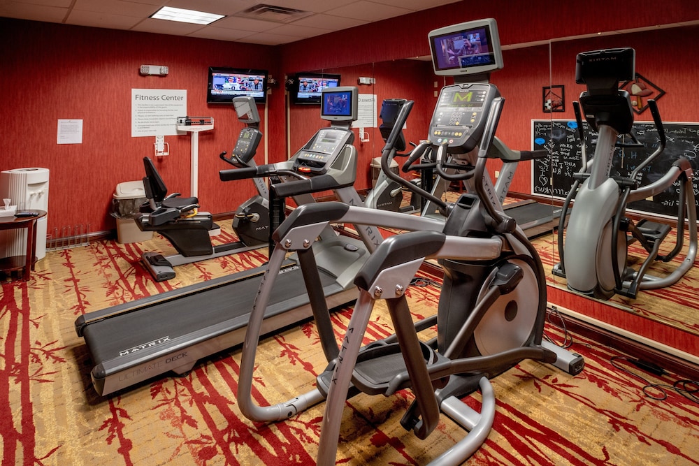 Holiday Inn Express Hotel & Suites Hazard by IHG - photo 36