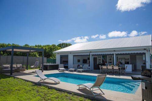 Villa Blue Lagoon Perle des Salines — 4-Star Luxury Hotel in Saint-Francois, Guadeloupe