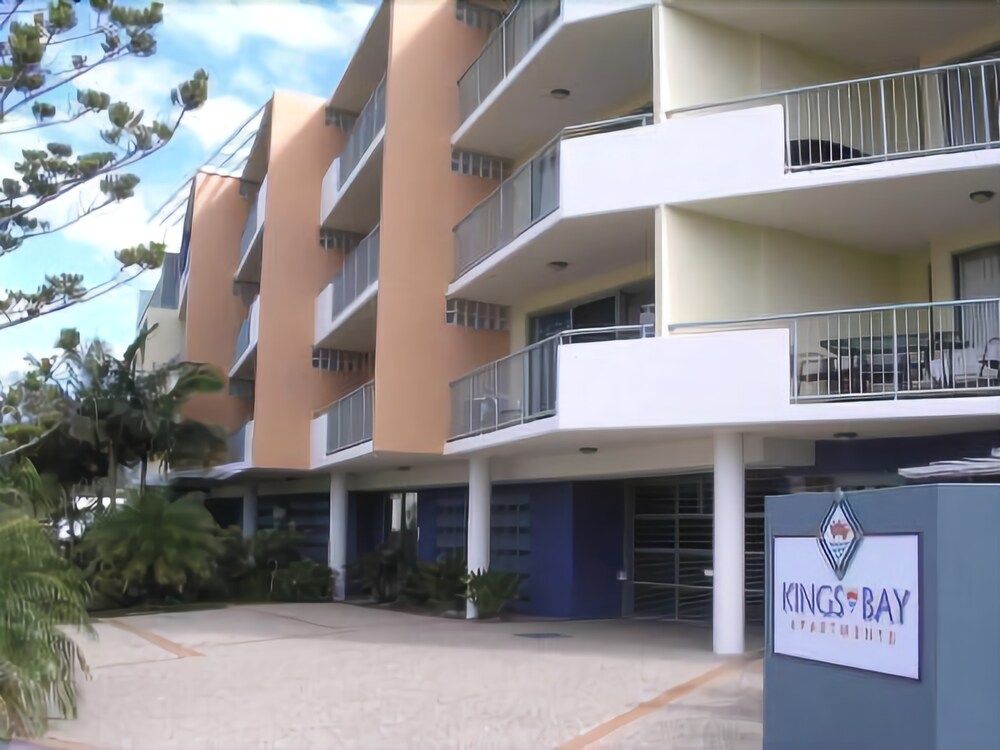 Kings Bay Apartments — 4-Star Luxury Hotel in Caloundra, Australia