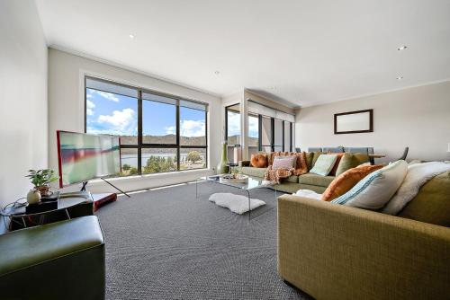 Jasper 4 3BR Apartment l Central Location l Lake Views l WiFi l Air Con — 4-Star Luxury Hotel in Jindabyne, Australia