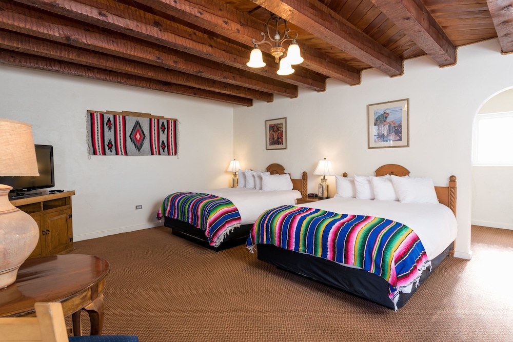 El Pueblo Lodge - photo 12
