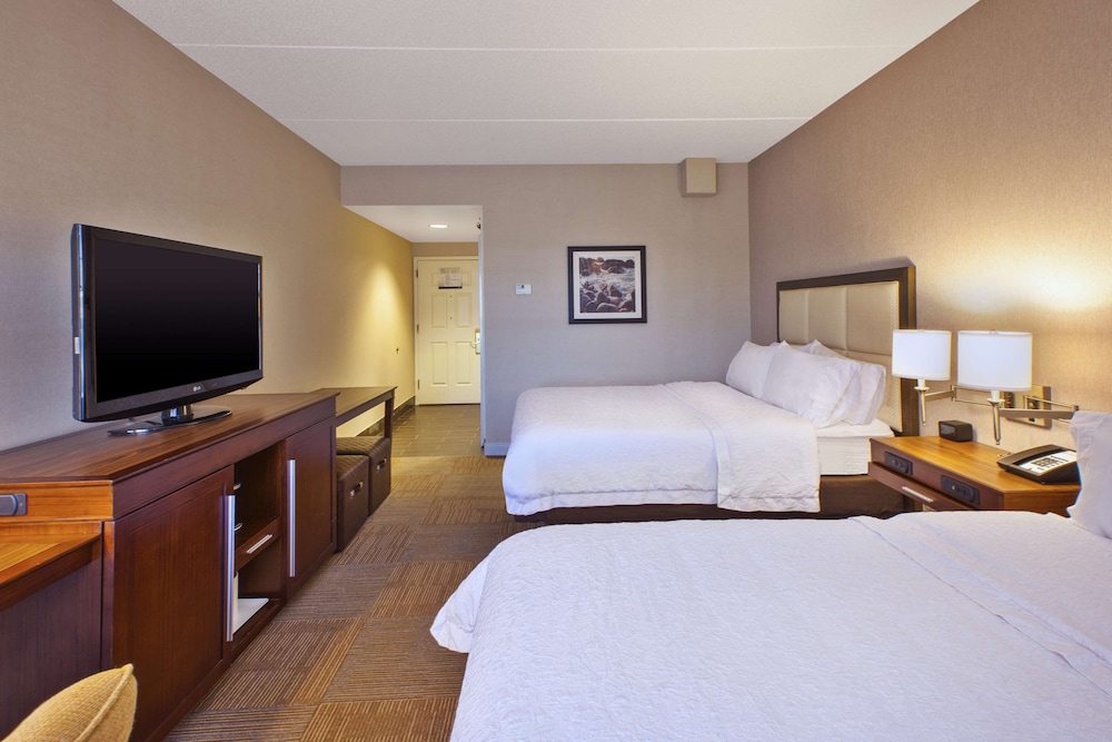 Hampton Inn & Suites Providence Warwick Airport - photo 10