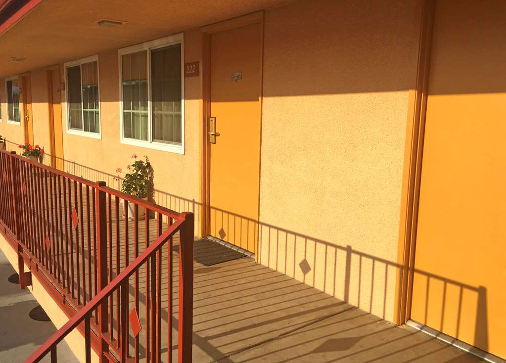 Americas Best Value Inn Beaumont CA - photo 6