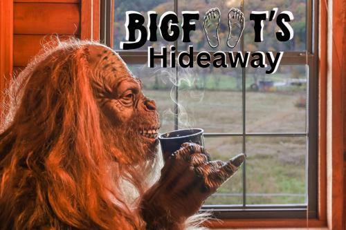 Bigfoot's Hideaway Themed Cabin Views Pet Friendly Hot Tub Fireplace — 4-Star Luxury Hotel in Sevierville, United States