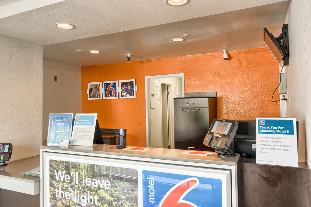 Motel 6 Everett WA North - photo 18