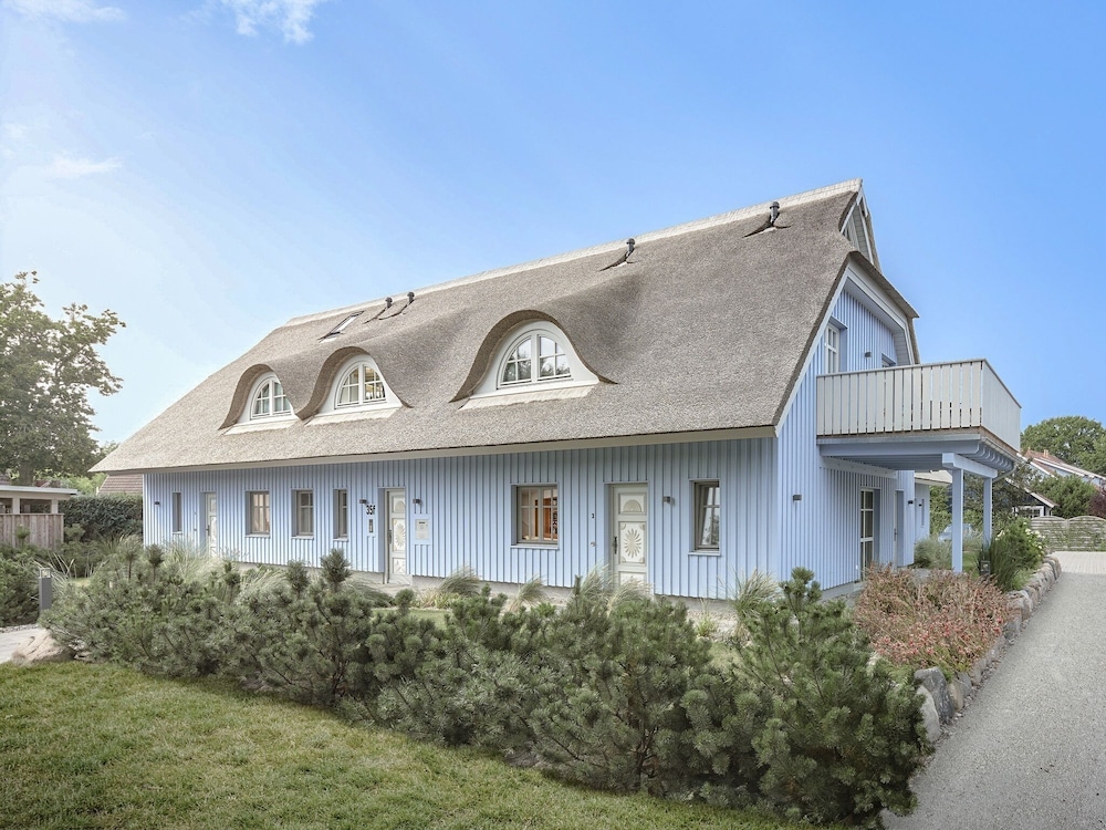 ReetTraum — 5-Star Luxury Hotel in Ostseebad Prerow, Germany