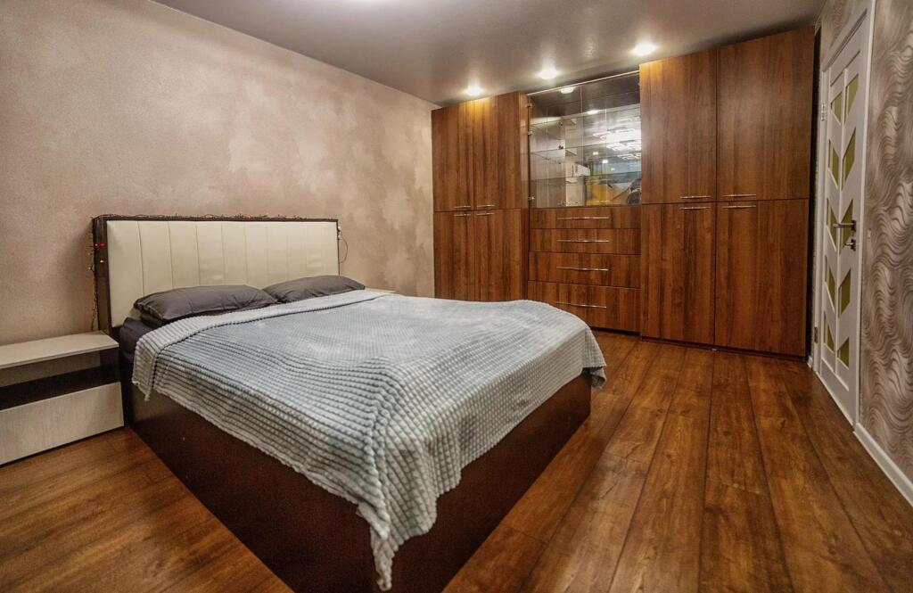 Apartments on Oktyabrskaya Revolyutsii street 40 in Smolensk, Russia