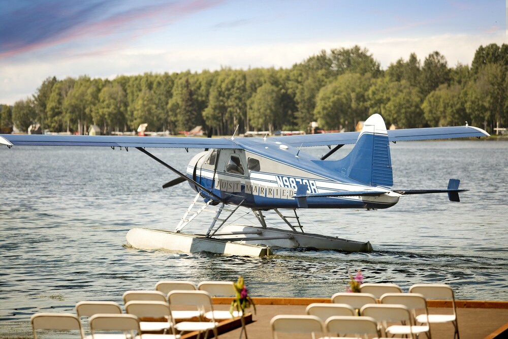 The Lakefront Anchorage - photo 17