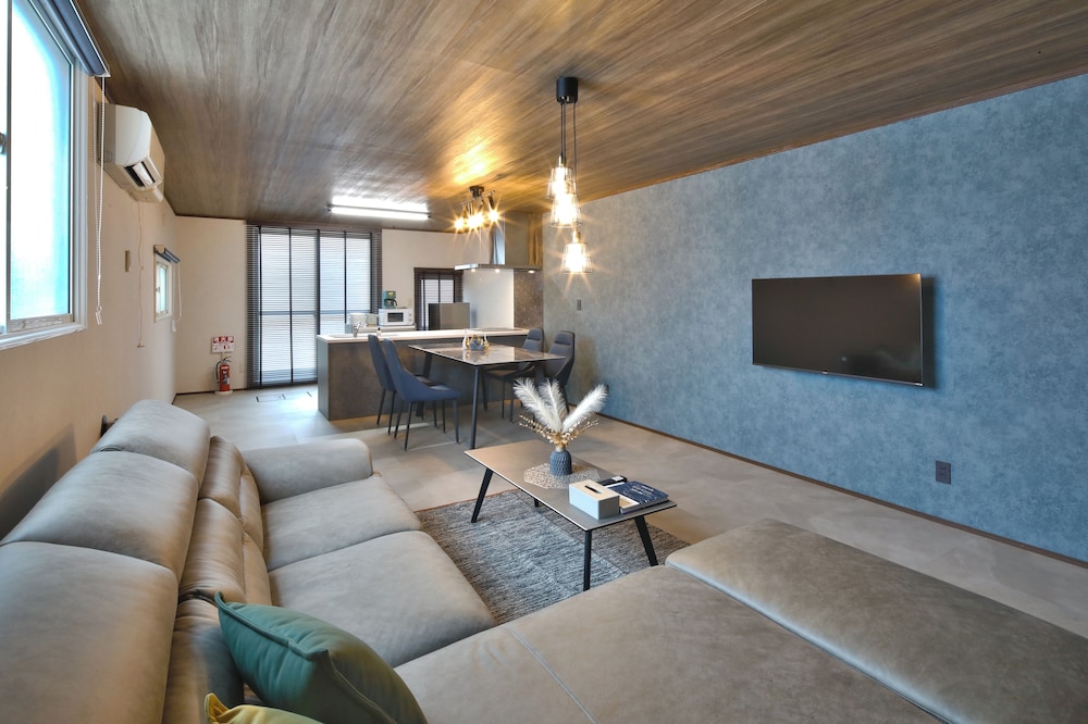 Guesthouse Le Repos — 4-Star Luxury Hotel in Motomachi, Japan