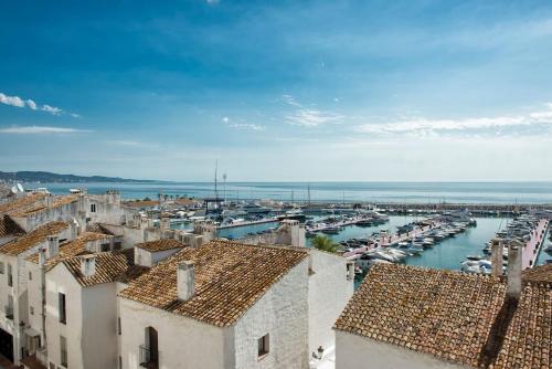 Puerto Banus Harbour View Apartment — 4-Star Luxury Hotel in Marbella, Spain