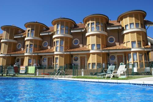 Apartamentos Quinto Sueño — 4-Star Luxury Hotel in Noja, Spain