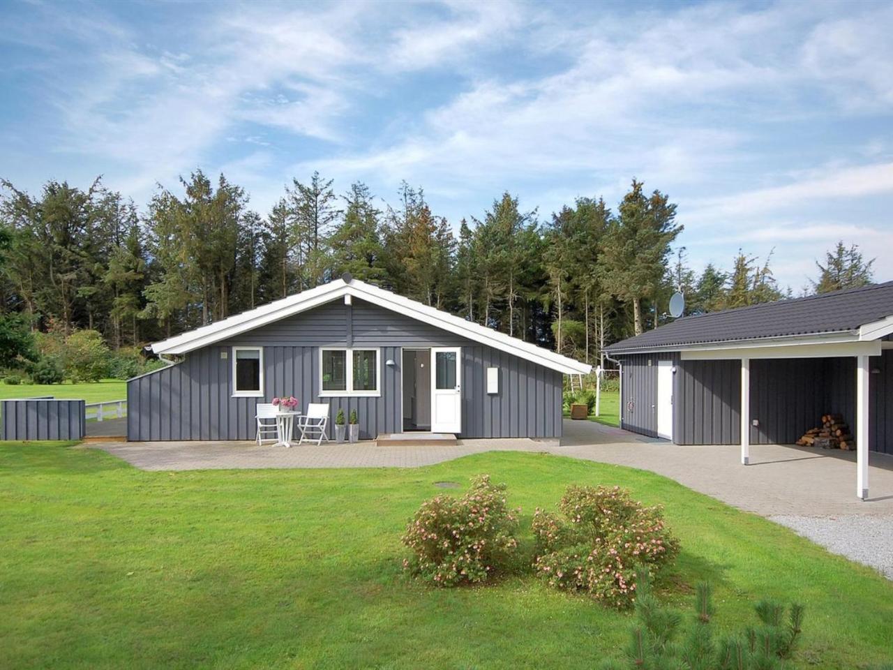 Holiday Home Dimo 700m from the sea by Interhome — 4-Star Luxury Hotel in Lokken, Denmark