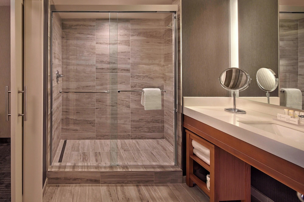 Courtyard by Marriott Philadelphia City Avenue - photo 13