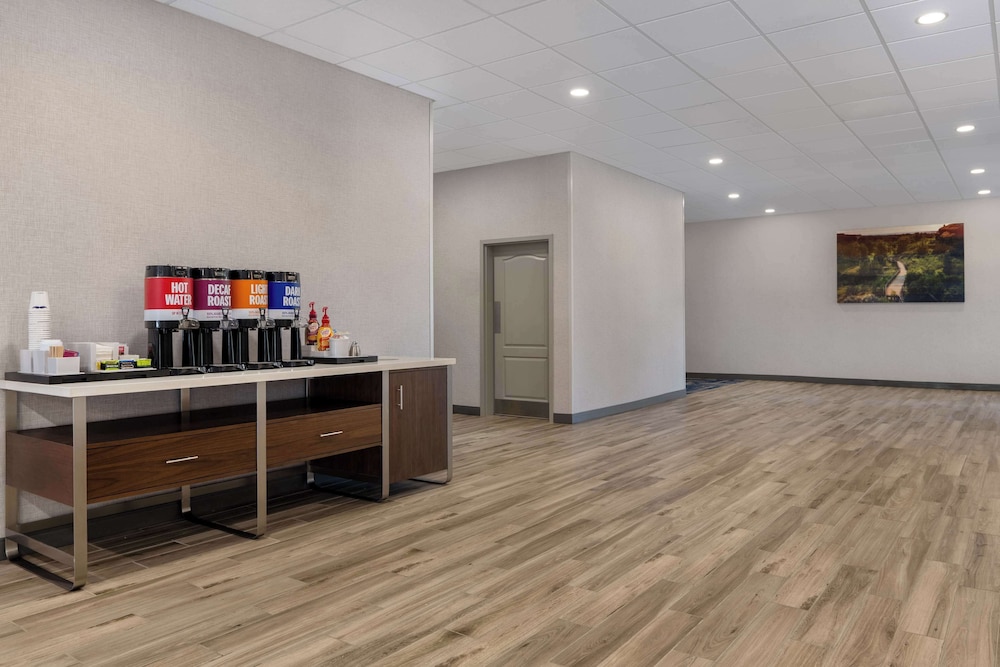 Hampton Inn & Suites Billings West I 90 - photo 28