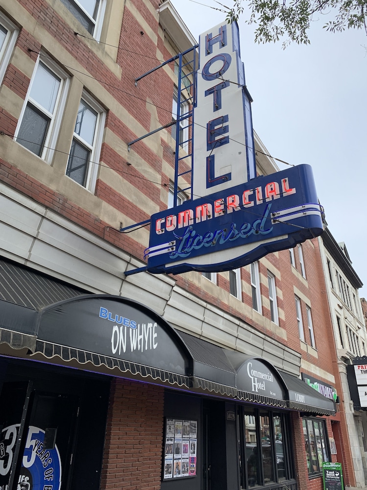 Commercial Hotel - last minute hotel in Edmonton