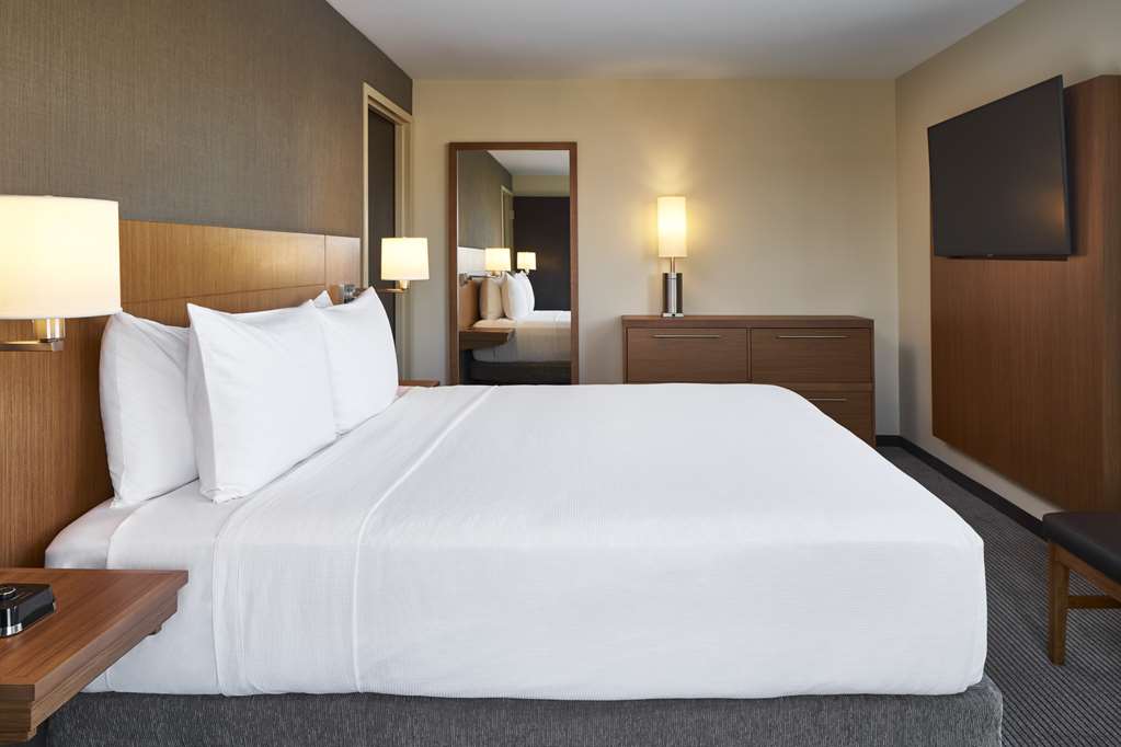 Hyatt Place Wilmington Riverfront - photo 20
