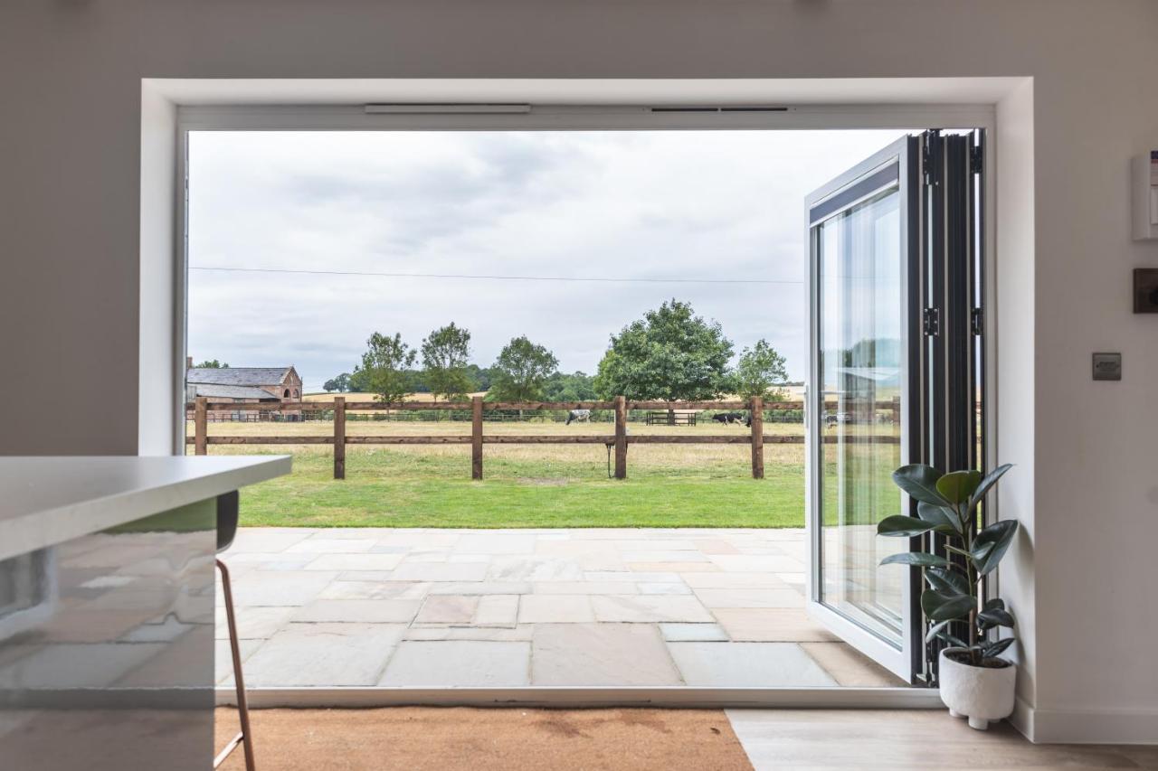 Apartment in the Countryside with Hot Tub — 4-Star Luxury Hotel in Trowbridge, United Kingdom