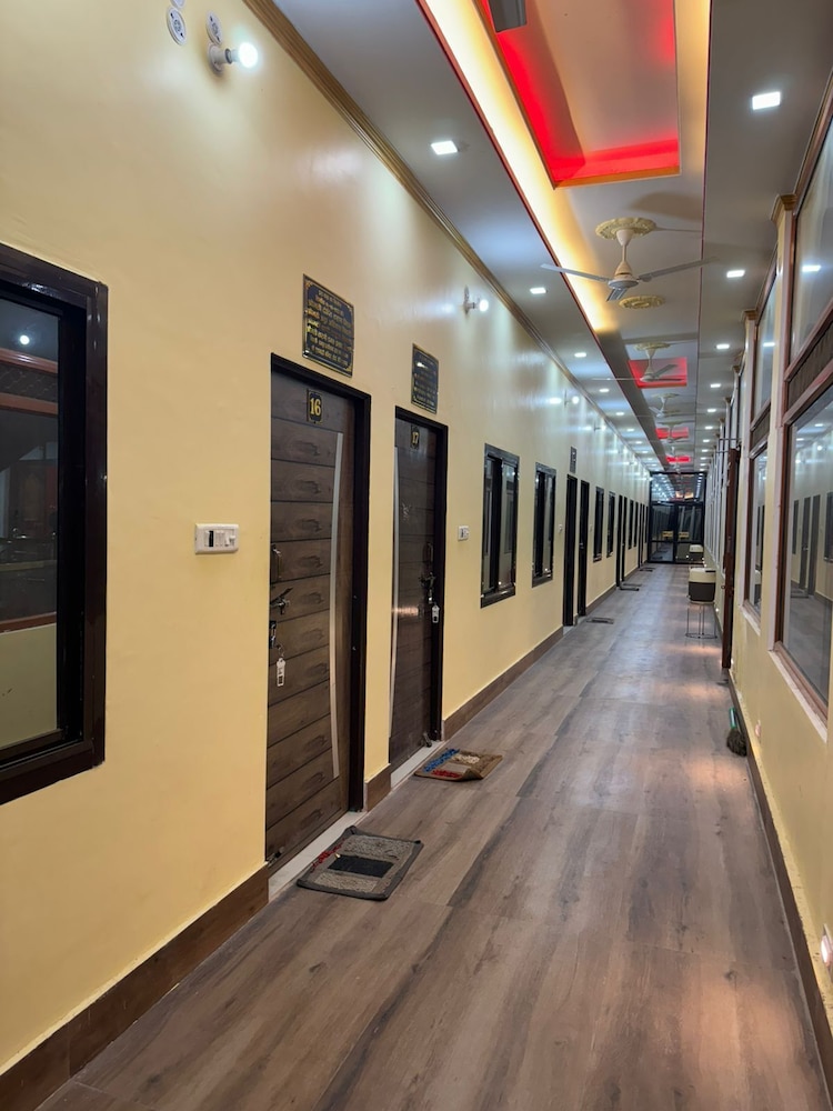 Hotel in Naimisharanya — Misrikh — photo 5