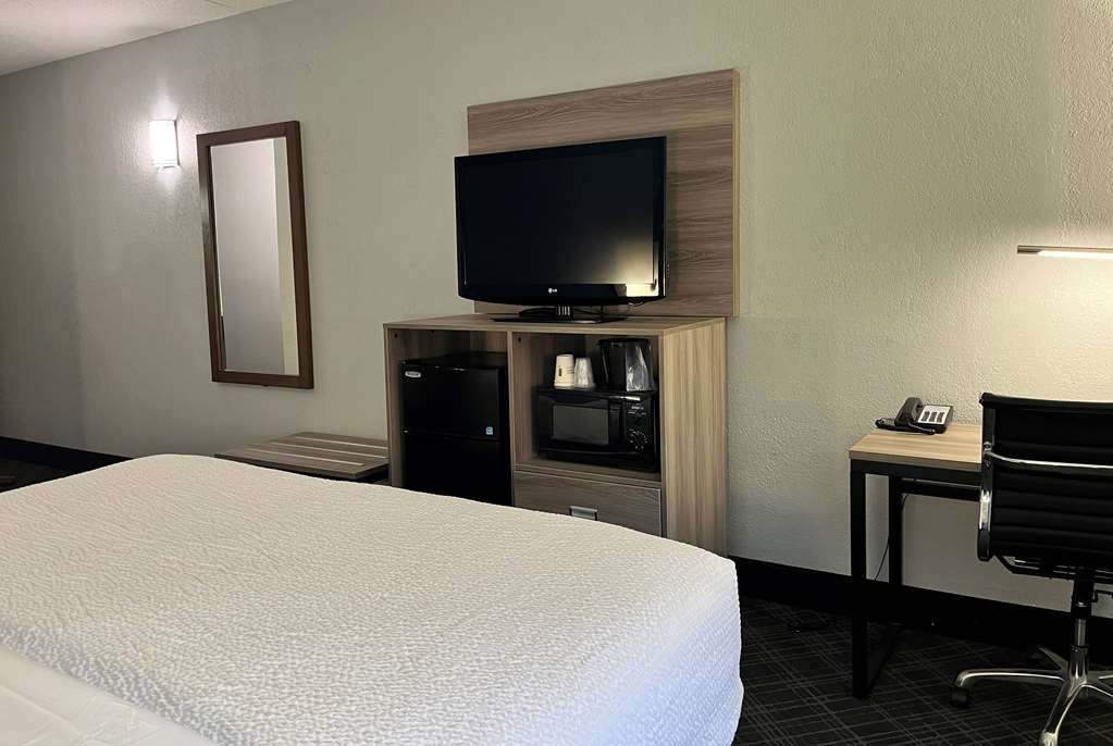 Baymont by Wyndham Indianapolis South - photo 20