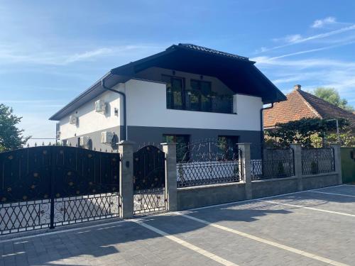 Гостинний двір Beregszasz in Berehove, Ukraine