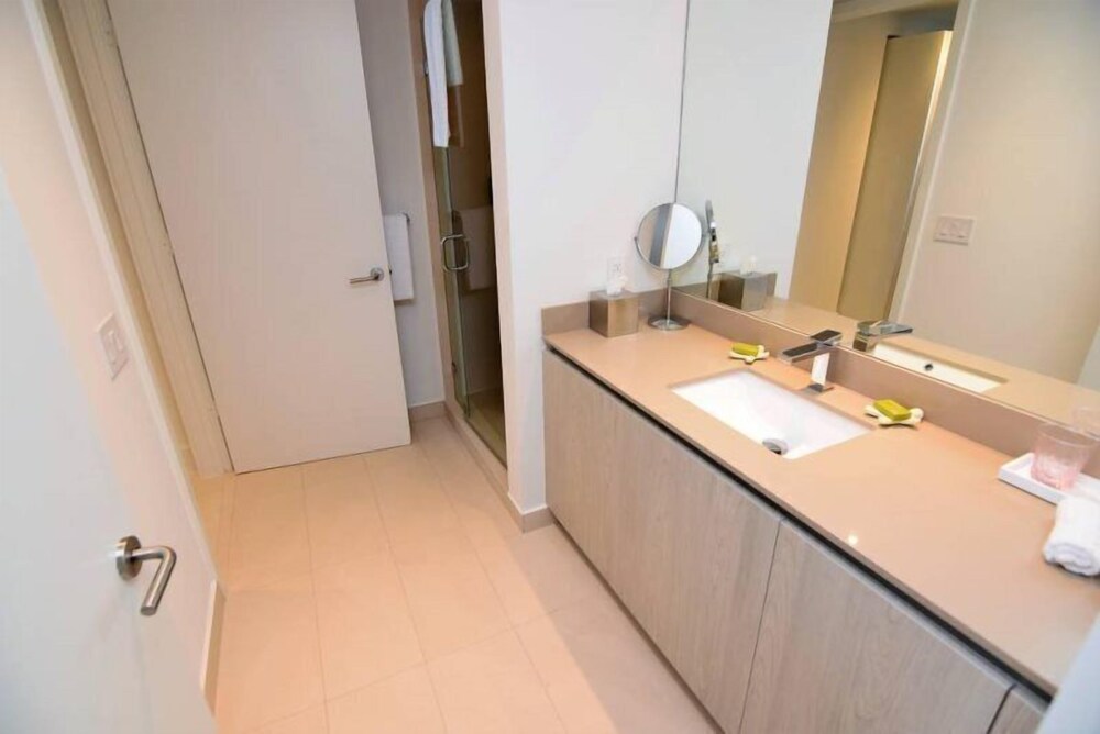 Best Ocean & Bay Views 2 Bed 2 Bath @ Hyde Resort - photo 33