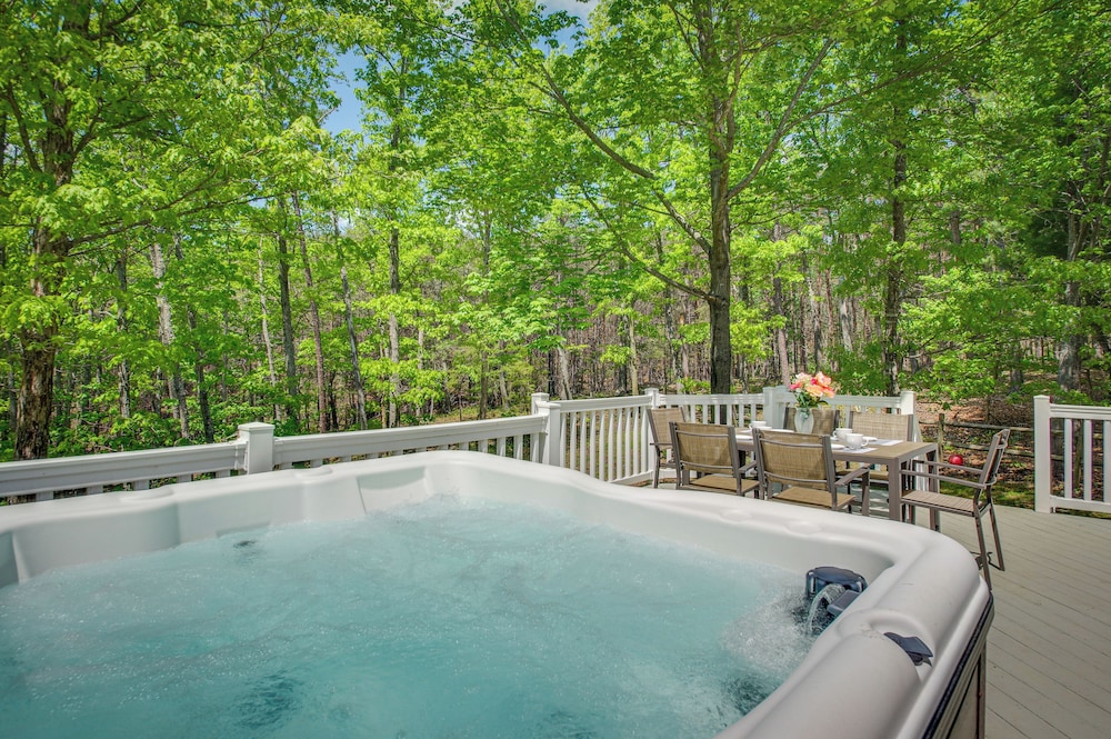 Hot Tub Sauna Game Room Massanutten Resort Home — hotel in Massanutten
