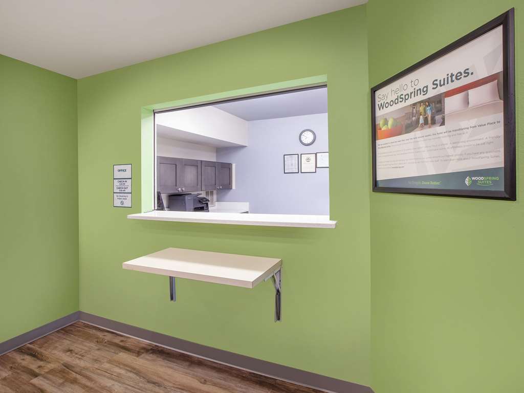 WoodSpring Suites San Antonio North Live Oak I 35 - photo 5