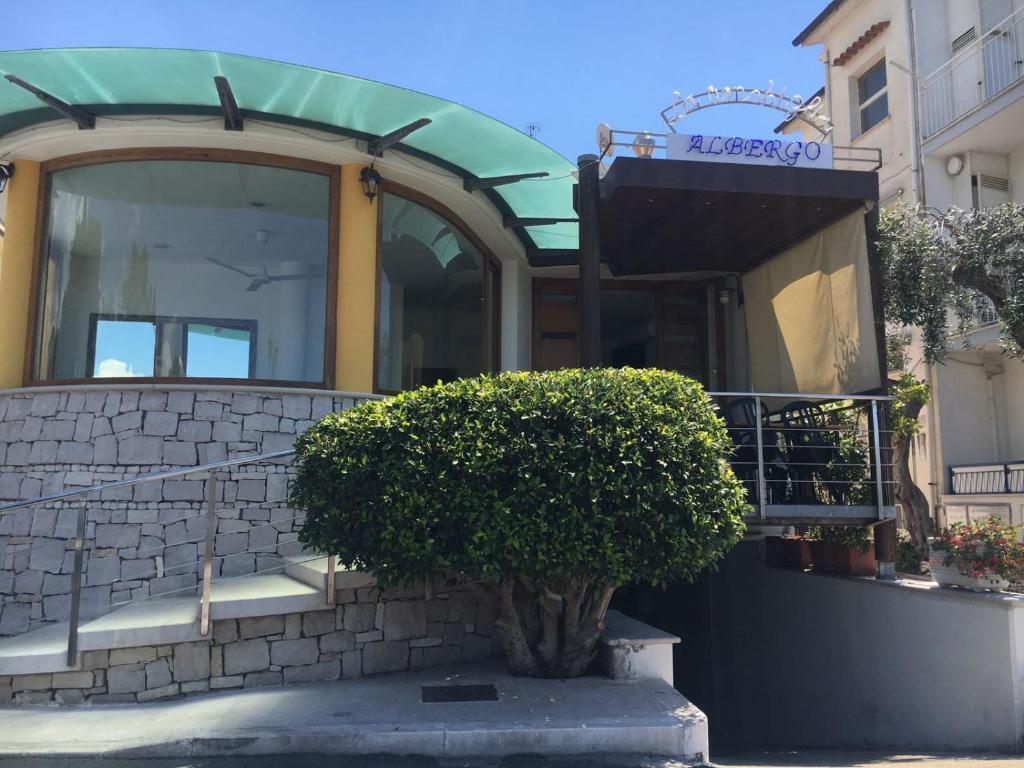La Conchiglia - carbon neutral hotel in Sperlonga