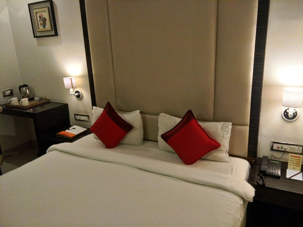 Landmark Hotel — Raipur