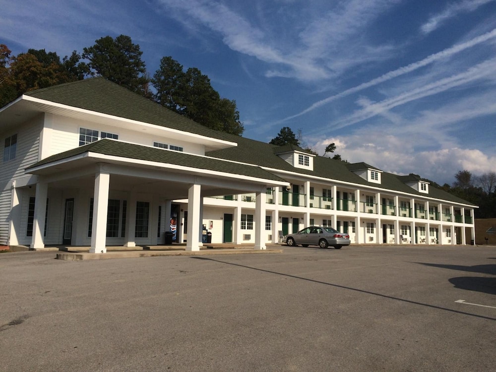 Hurricane Inn - photo 28