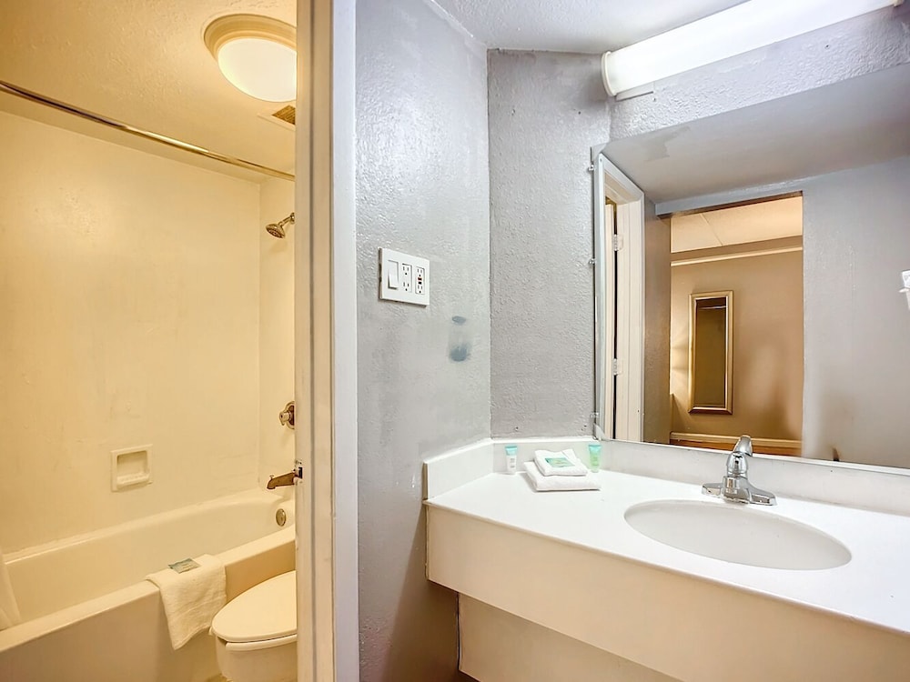 Stayable Suites Jacksonville - photo 53