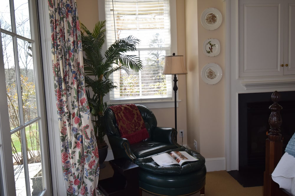 Cedar Spring Inn & Spa - photo 17