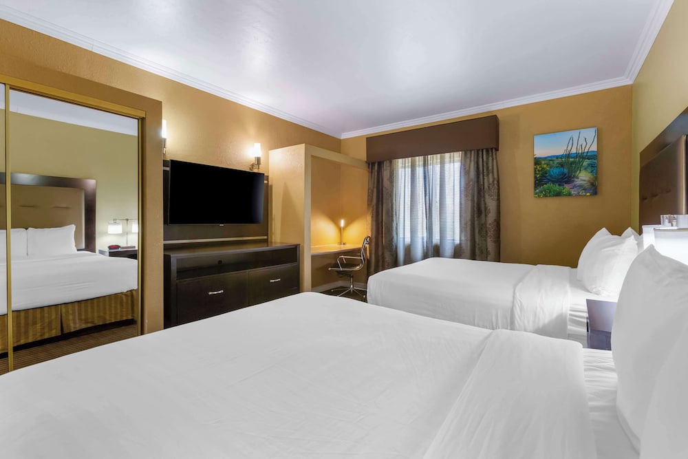 Royal Sun Hotel & Suites - photo 17