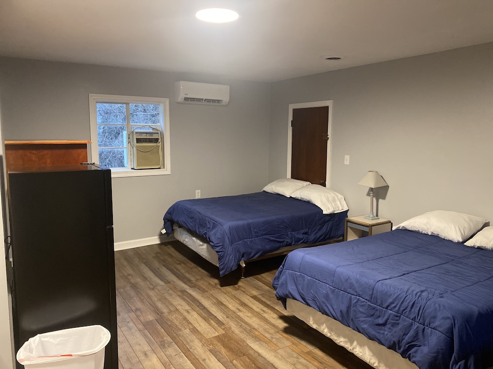 The Maple Motel Erie in Erie, United States